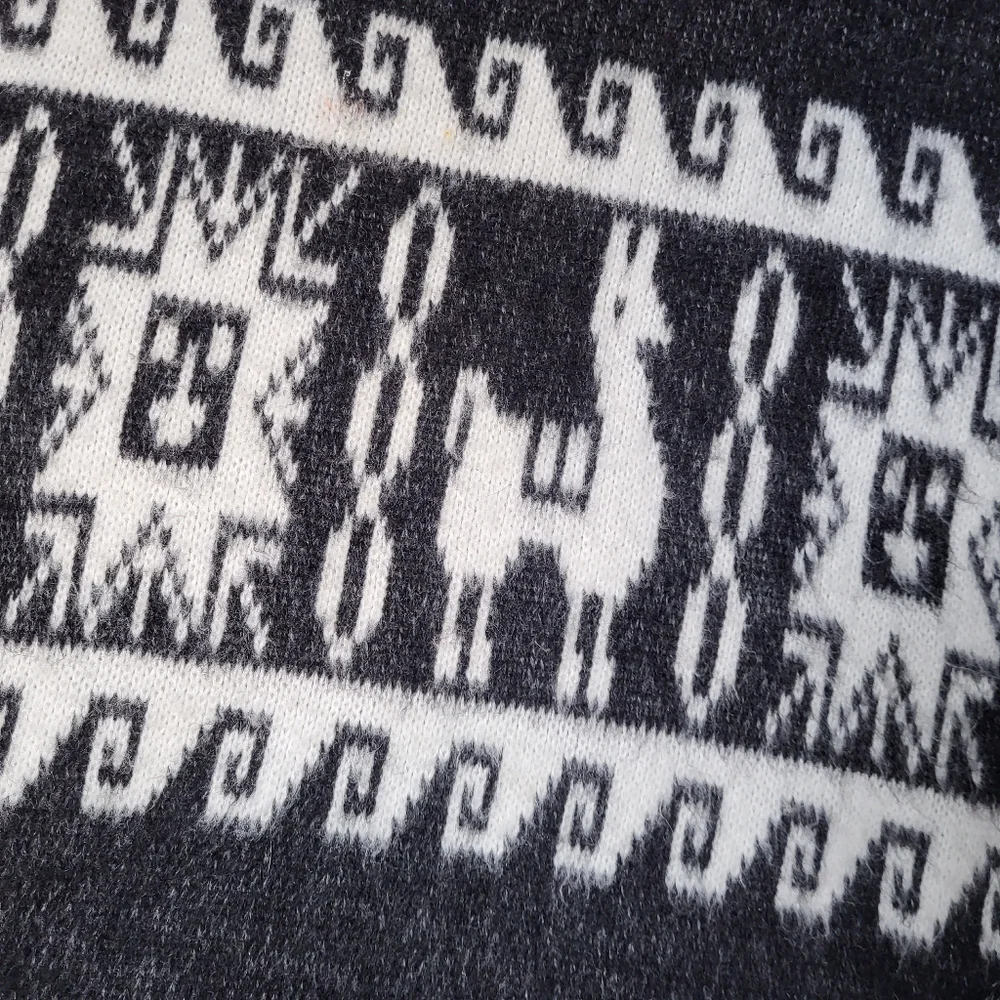 Alpaca Crewneck Sweater Men's Size Large Gray‎ White Aztec Chunky Fuzzy